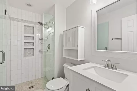 Bath - 7931 Birchtree Ct, Springfield, VA 22152 photo 1 of 4