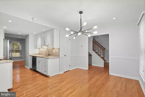 Entry Way - 7931 Birchtree Ct, Springfield, VA 22152 photo 5 of 6