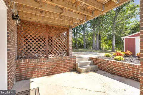 Exterior - 5801 Boothe Dr, Burke, VA 22015 photo 5 of 6