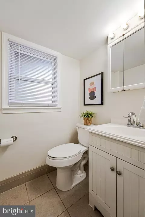 Bath - 5801 Boothe Dr, Burke, VA 22015 photo 4 of 4