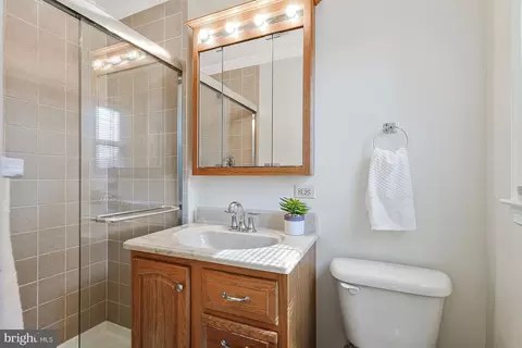 Bath - 5801 Boothe Dr, Burke, VA 22015 photo 2 of 4