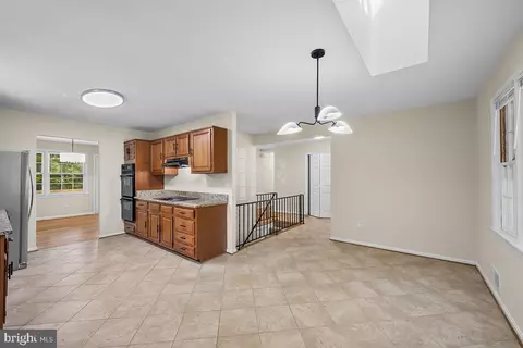 Entry Way - 6614 Grey Fox Dr, Springfield, VA 22152 photo 2 of 7