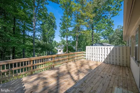 Exterior - 6614 Grey Fox Dr, Springfield, VA 22152 photo 4 of 15