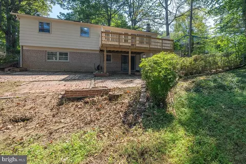 Exterior - 6614 Grey Fox Dr, Springfield, VA 22152 photo 7 of 15