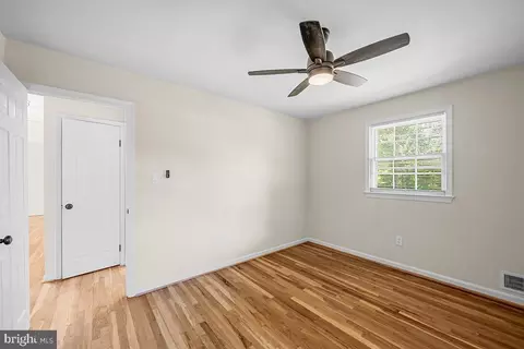Bedroom - 6614 Grey Fox Dr, Springfield, VA 22152 photo 4 of 7