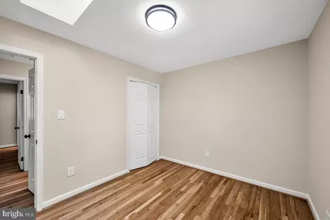 Bedroom - 6614 Grey Fox Dr, Springfield, VA 22152 photo 2 of 7