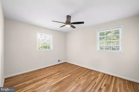 Bedroom - 6614 Grey Fox Dr, Springfield, VA 22152 photo 6 of 7