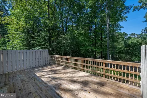 Exterior - 6614 Grey Fox Dr, Springfield, VA 22152 photo 2 of 15
