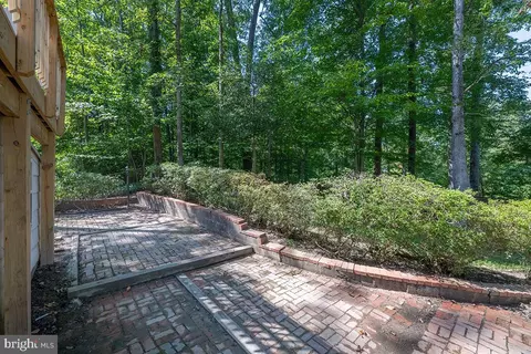 Exterior - 6614 Grey Fox Dr, Springfield, VA 22152 photo 10 of 15