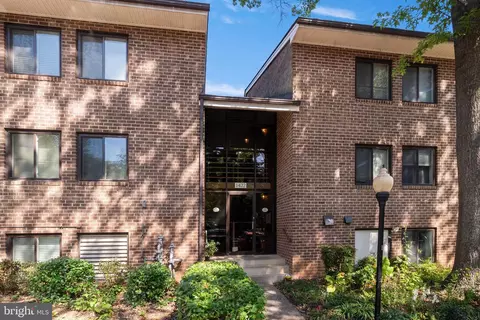 1422 Northgate Sq #22/1A, Reston, VA 20190
