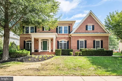 5505 Crofton Green Dr, Fairfax, VA 22030
