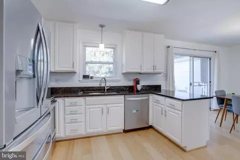 7918 Hatteras Ln, Springfield, VA 22151 photo 12