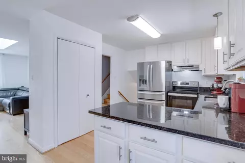 7918 Hatteras Ln, Springfield, VA 22151 photo 15