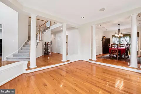 Entry Way - 7406 Arundel Pl, Springfield, VA 22153 photo 6 of 12