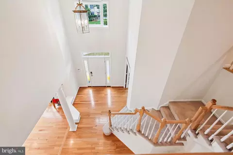 Entry Way - 7406 Arundel Pl, Springfield, VA 22153 photo 10 of 12