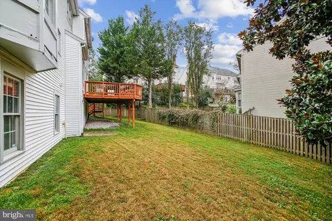 Exterior - 7406 Arundel Pl, Springfield, VA 22153 photo 11 of 24