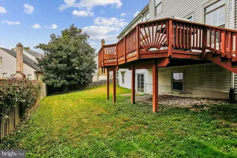Exterior - 7406 Arundel Pl, Springfield, VA 22153 photo 12 of 24