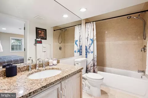 Bath - 7406 Arundel Pl, Springfield, VA 22153 photo 6 of 6