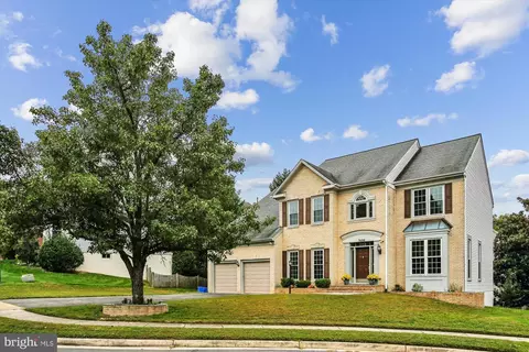 Exterior - 7406 Arundel Pl, Springfield, VA 22153 photo 5 of 24