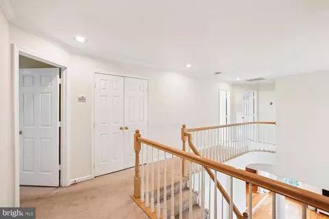 Entry Way - 7406 Arundel Pl, Springfield, VA 22153 photo 9 of 12