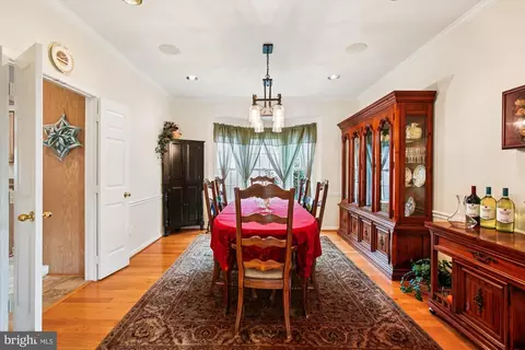 Dining - 7406 Arundel Pl, Springfield, VA 22153 photo 2 of 4