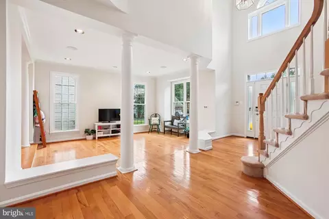 Entry Way - 7406 Arundel Pl, Springfield, VA 22153 photo 1 of 12