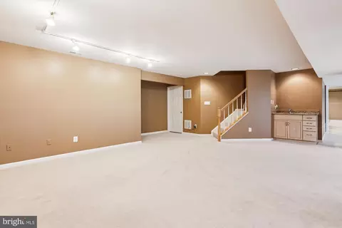 Living - 7406 Arundel Pl, Springfield, VA 22153 photo 7 of 7