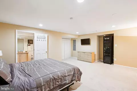Bedroom - 7406 Arundel Pl, Springfield, VA 22153 photo 11 of 14