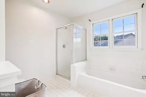 Bath - 7406 Arundel Pl, Springfield, VA 22153 photo 3 of 6