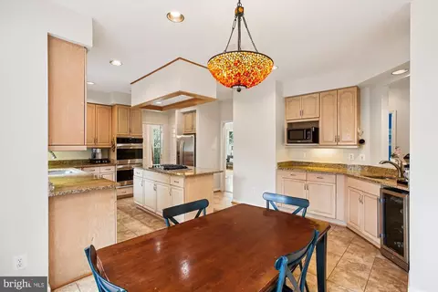 Kitchen - 7406 Arundel Pl, Springfield, VA 22153 photo 2 of 7