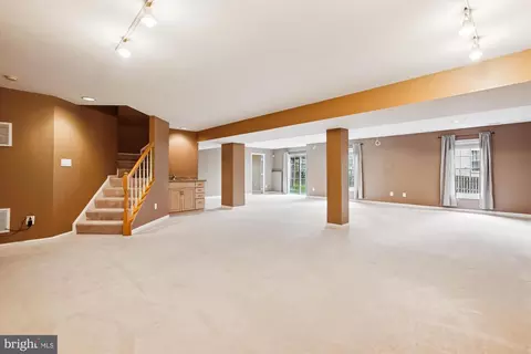 Living - 7406 Arundel Pl, Springfield, VA 22153 photo 5 of 7