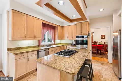 Kitchen - 7406 Arundel Pl, Springfield, VA 22153 photo 5 of 7