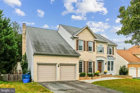 Exterior - 7406 Arundel Pl, Springfield, VA 22153 photo 6 of 24