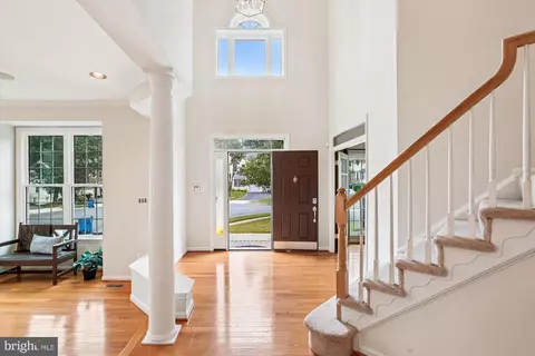 Entry Way - 7406 Arundel Pl, Springfield, VA 22153 photo 2 of 12