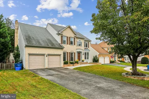 Exterior - 7406 Arundel Pl, Springfield, VA 22153 photo 7 of 24