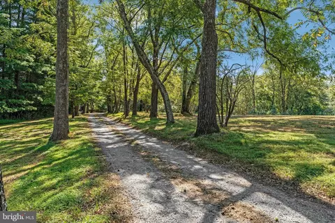 11214 Stuart Mill Rd, Oakton, VA 22124 photo 1
