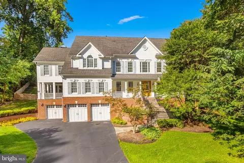 1918 Valleywood Rd, Mclean, VA 22101