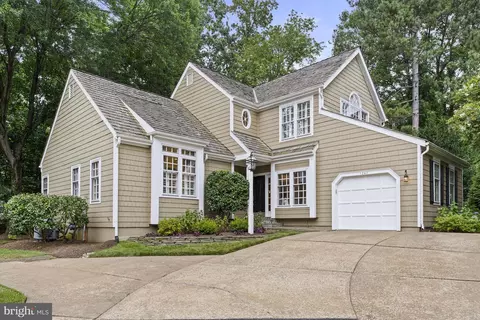 1247 Lamplighter Way, Reston, VA 20194