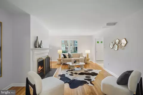 7374 Montcalm Dr, Mclean, VA 22102 photo 5