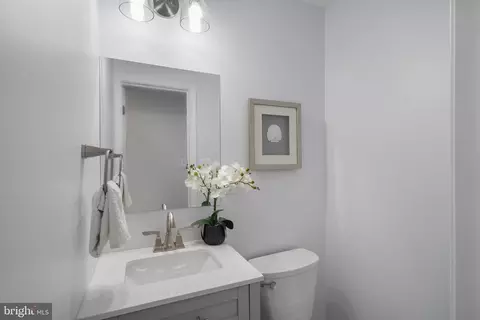 7374 Montcalm Dr, Mclean, VA 22102 photo 7