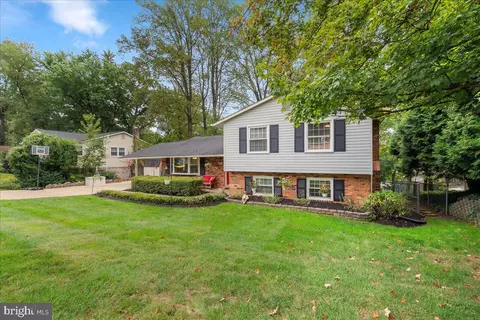 8105 Gale St, Annandale, VA 22003