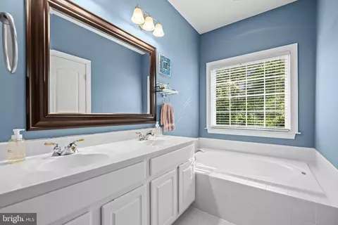 4087 River Forth Dr, Fairfax, VA 22030 photo 20