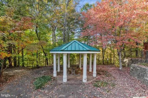 4087 River Forth Dr, Fairfax, VA 22030 photo 39