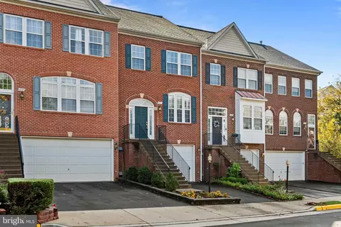 4087 River Forth Dr, Fairfax, VA 22030