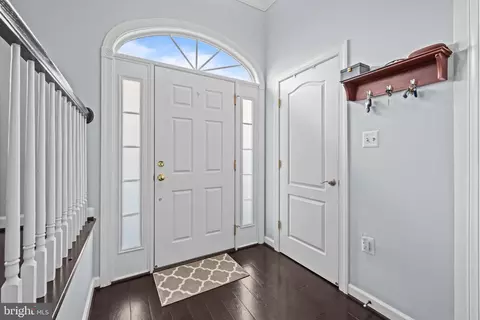 4087 River Forth Dr, Fairfax, VA 22030 photo 3