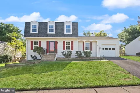 13305 Hollinger Ave, Fairfax, VA 22033