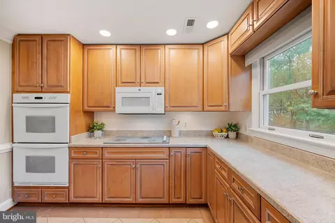 7100 Hundsford Ln, Springfield, VA 22153 photo 15