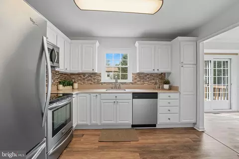 7954 Forest Path Way, Springfield, VA 22153 photo 3