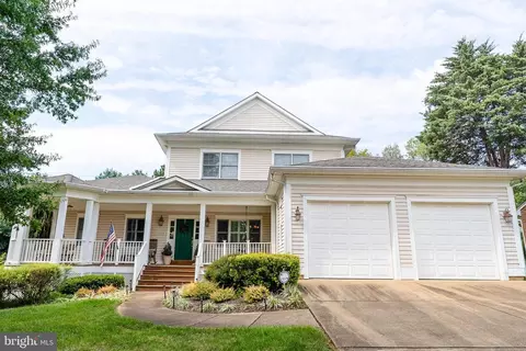 6956 Birch St, Falls Church, VA 22046