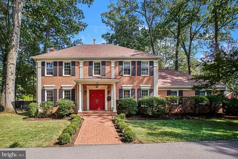 7508 Masonville Dr, Falls Church, VA 22042